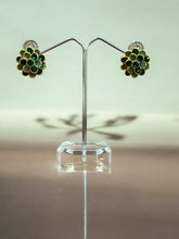 Vintage Floral Stud Earrings – Green Elegance